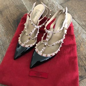 Valentino Garavani Rockstud T-strap Pumps
